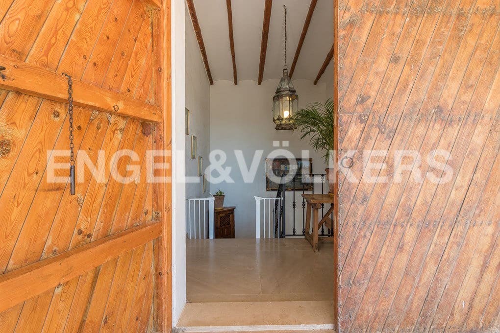 6 bedroom Villa for sale in San Miguel de Salinas with pool garage - € 800,000 (Ref: 7030307)