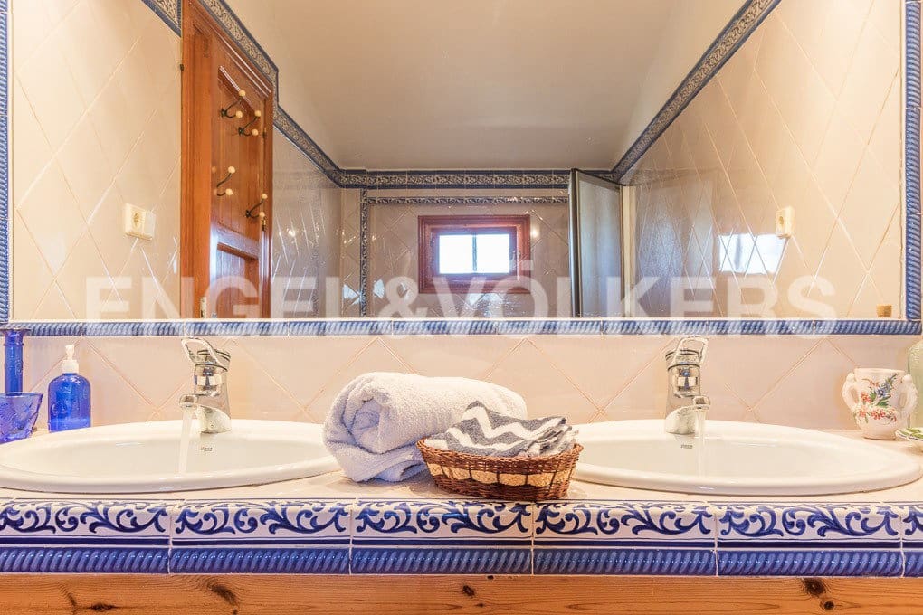 6 bedroom Villa for sale in San Miguel de Salinas with pool garage - € 800,000 (Ref: 7030307)