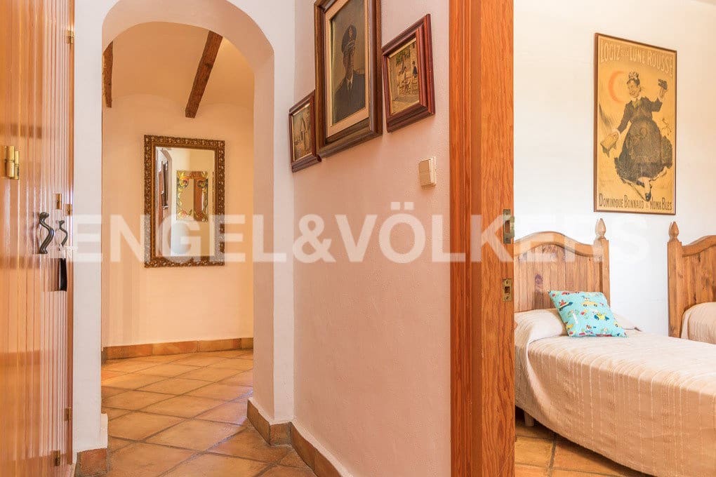 6 bedroom Villa for sale in San Miguel de Salinas with pool garage - € 800,000 (Ref: 7030307)