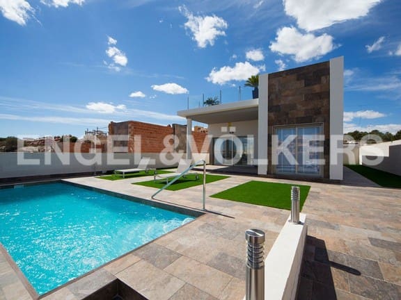 3 camera da letto Villa in vendita in Villamartin con piscina - 390.000 € (Rif: 7030310)