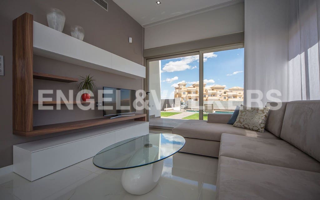 3 camera da letto Villa in vendita in Villamartin con piscina - 390.000 € (Rif: 7030310)