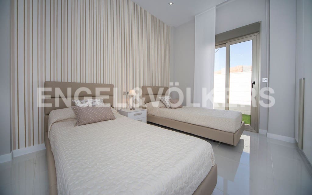 3 camera da letto Villa in vendita in Villamartin con piscina - 390.000 € (Rif: 7030310)