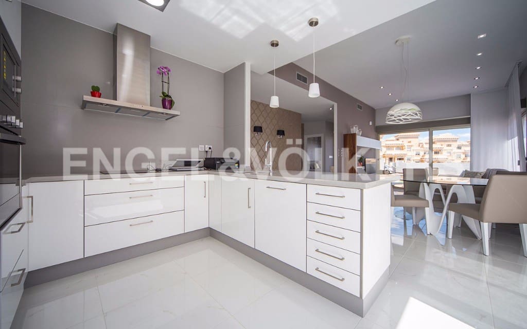 3 camera da letto Villa in vendita in Villamartin con piscina - 390.000 € (Rif: 7030310)