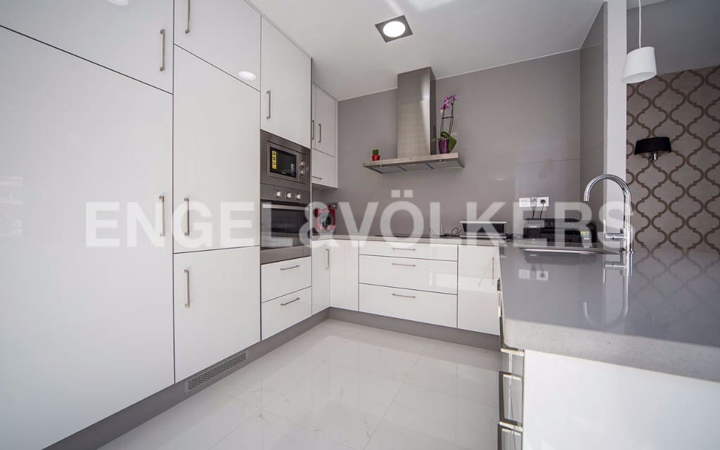 3 camera da letto Villa in vendita in Villamartin con piscina - 390.000 € (Rif: 7030310)