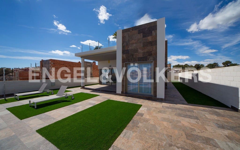 3 camera da letto Villa in vendita in Villamartin con piscina - 390.000 € (Rif: 7030310)