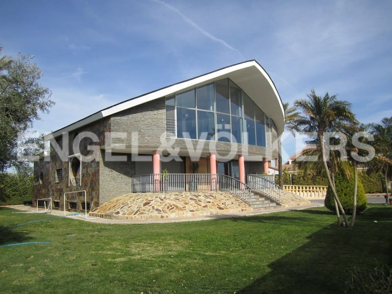 5 bedroom Villa for sale in Los Montesinos with pool - € 2,170,000 (Ref: 7030315)