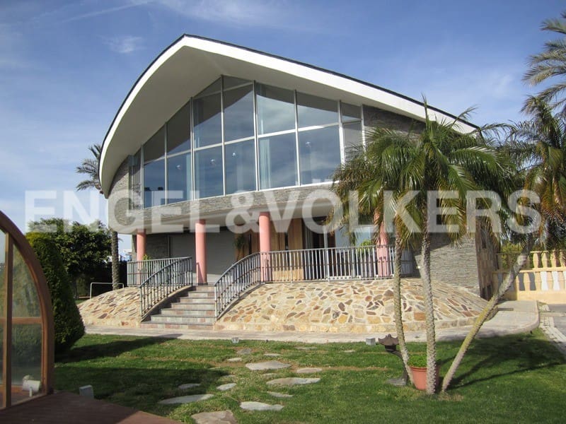 5 bedroom Villa for sale in Los Montesinos with pool - € 2,170,000 (Ref: 7030315)
