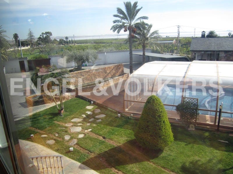 5 bedroom Villa for sale in Los Montesinos with pool - € 2,170,000 (Ref: 7030315)
