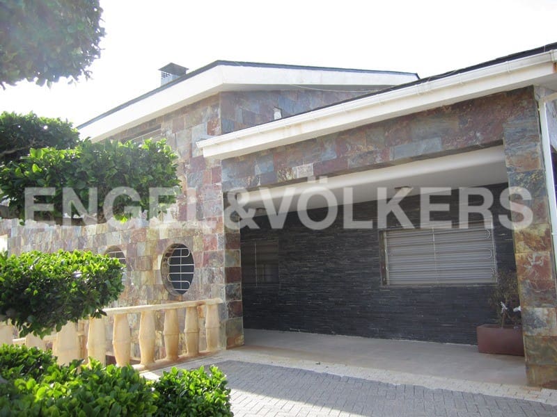 5 bedroom Villa for sale in Los Montesinos with pool - € 2,170,000 (Ref: 7030315)