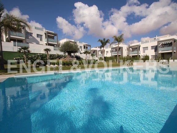 2 soveværelse Lejlighed til salg i Torrevieja med swimmingpool garage - € 300.000 (Ref: 7030316)