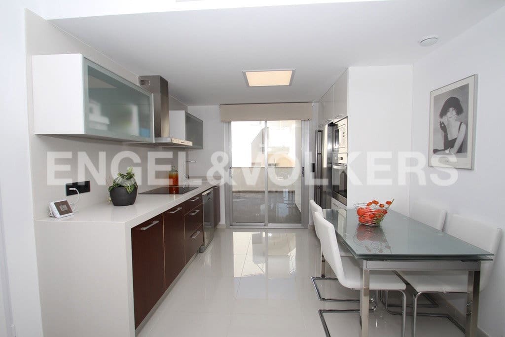 2 soveværelse Lejlighed til salg i Torrevieja med swimmingpool garage - € 300.000 (Ref: 7030316)