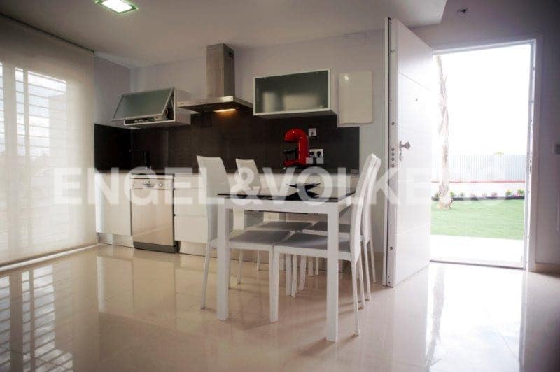 2 soveværelse Lejlighed til salg i Torrevieja med swimmingpool garage - € 300.000 (Ref: 7030316)