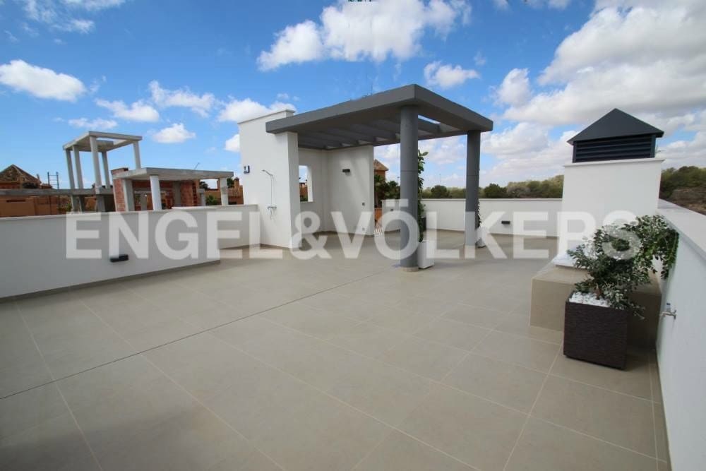 Chalet de 3 habitaciones en Orihuela Costa en venta con piscina garaje - 995.000 € (Ref: 7030326)