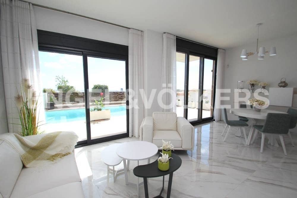 Chalet de 3 habitaciones en Orihuela Costa en venta con piscina garaje - 995.000 € (Ref: 7030326)