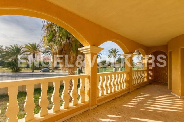 3 bedroom Villa for sale in La Manga del Mar Menor with pool garage - € 780,000 (Ref: 7030332)