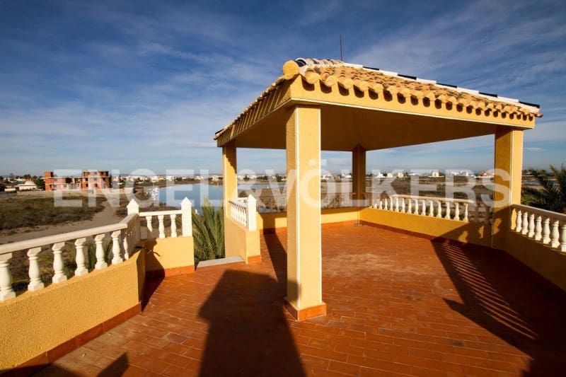 3 bedroom Villa for sale in La Manga del Mar Menor with pool garage - € 780,000 (Ref: 7030332)
