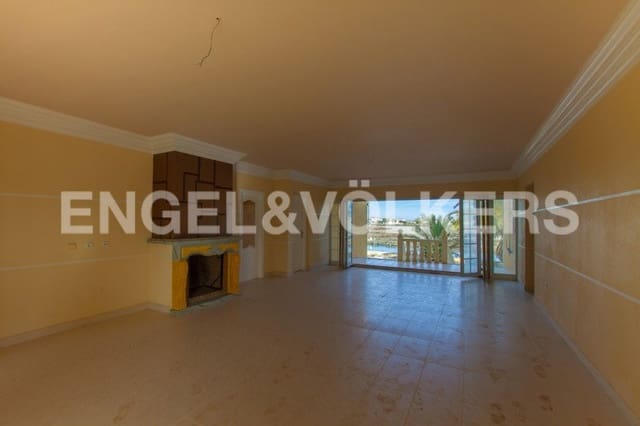 3 bedroom Villa for sale in La Manga del Mar Menor with pool garage - € 780,000 (Ref: 7030332)
