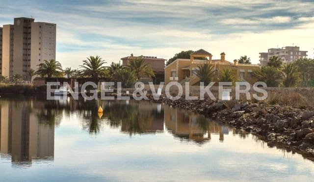 3 bedroom Villa for sale in La Manga del Mar Menor with pool garage - € 780,000 (Ref: 7030332)