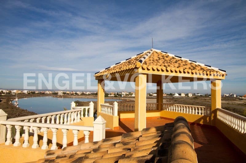3 bedroom Villa for sale in La Manga del Mar Menor with pool garage - € 780,000 (Ref: 7030332)