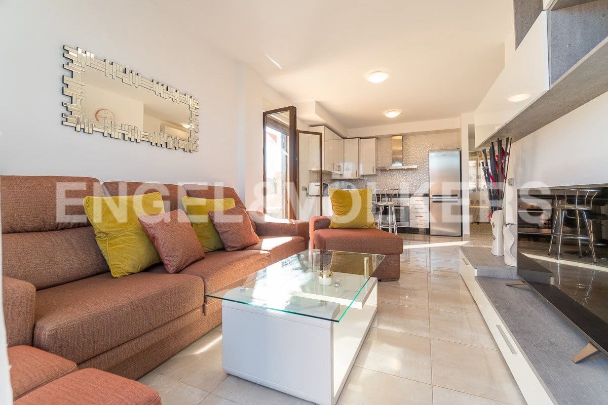 2 soverom Leilighet til leie i Orihuela Costa med svømmebasseng - € 1 200 (Ref: 7056107)
