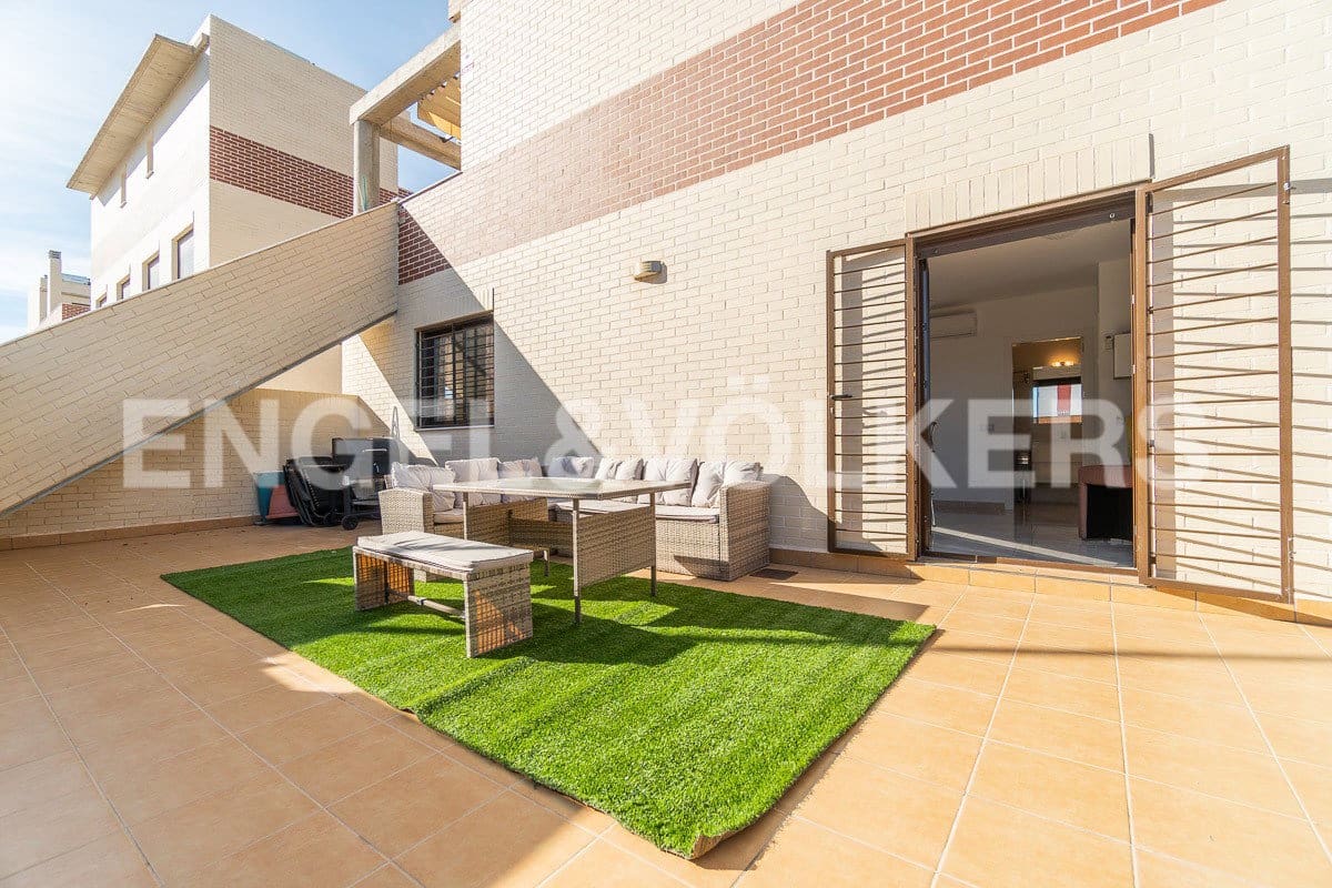 2 soverom Leilighet til leie i Orihuela Costa med svømmebasseng - € 1 200 (Ref: 7056107)