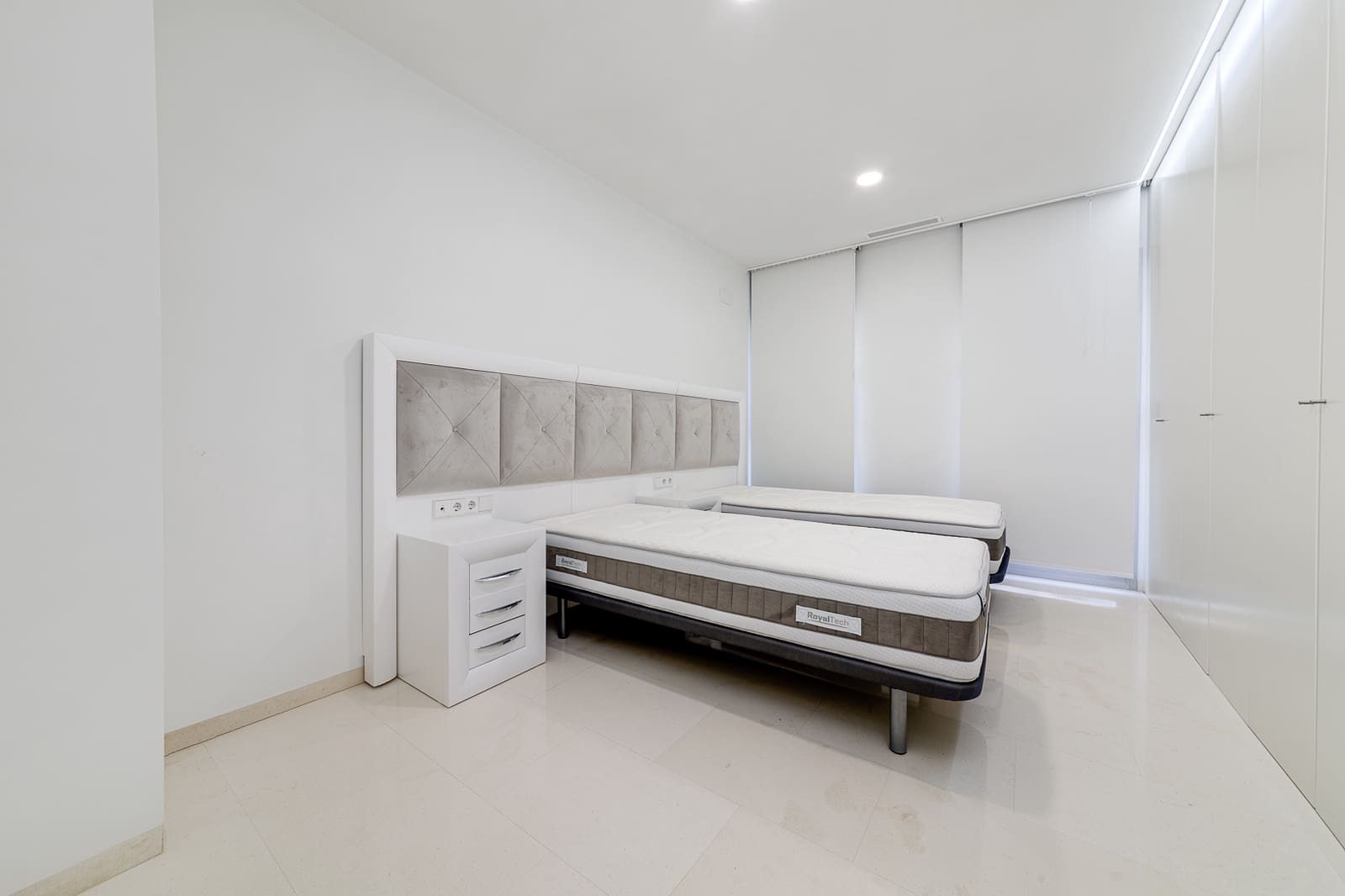 4 soveværelse Lejlighed til salg i Torrevieja med garage - € 988.000 (Ref: 7069051)