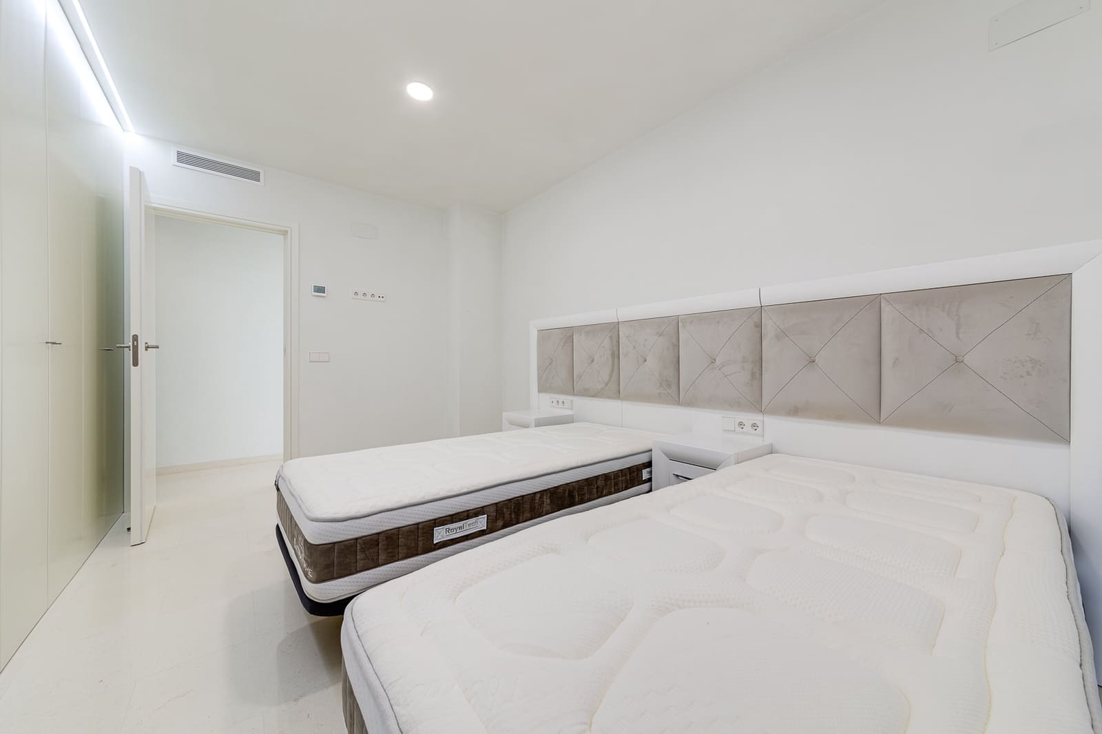 4 soveværelse Lejlighed til salg i Torrevieja med garage - € 988.000 (Ref: 7069051)