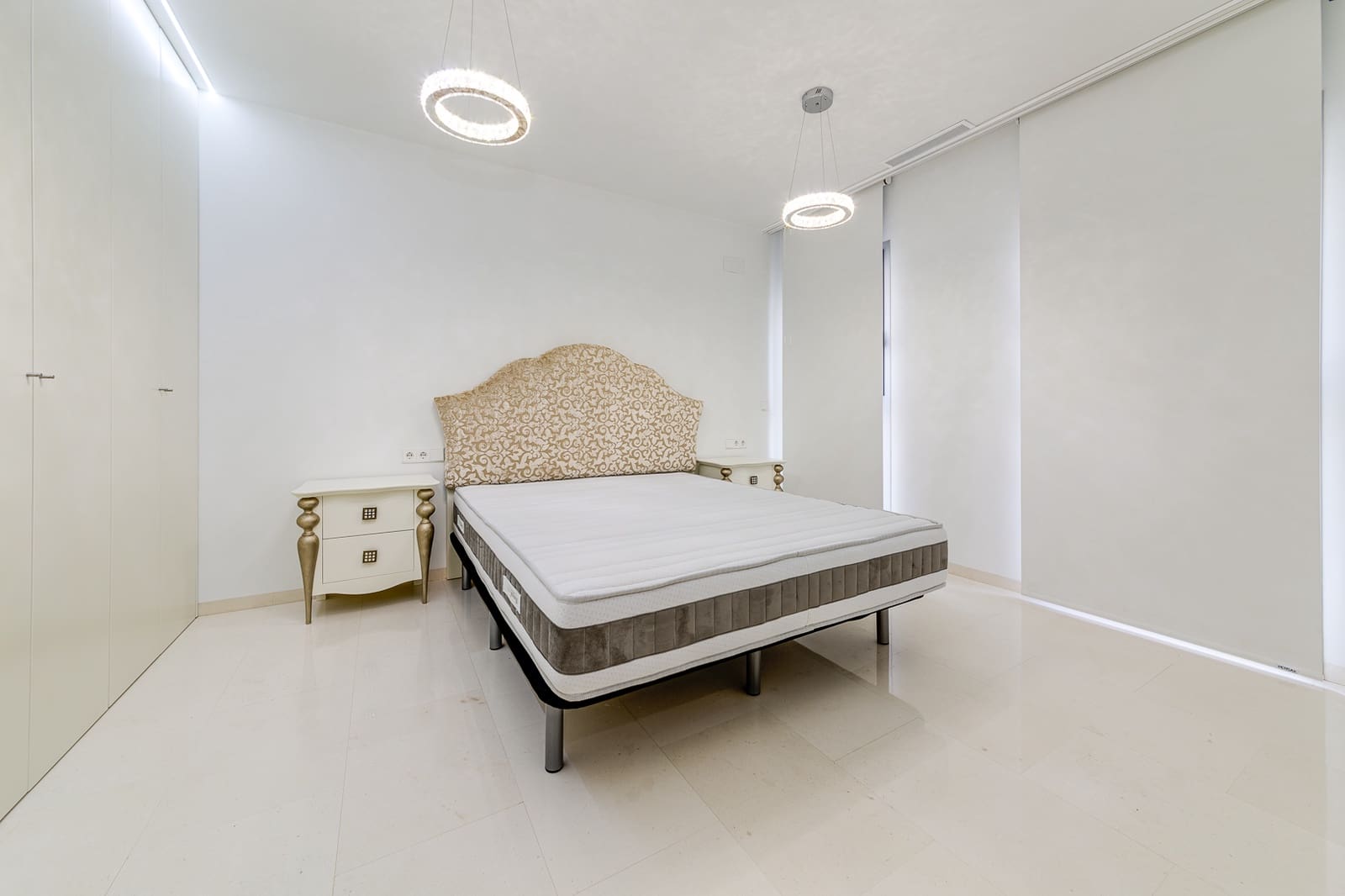 4 soveværelse Lejlighed til salg i Torrevieja med garage - € 988.000 (Ref: 7069051)