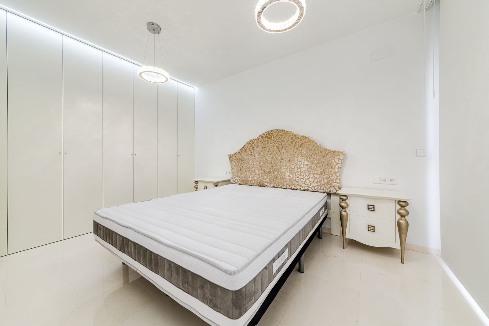 4 soveværelse Lejlighed til salg i Torrevieja med garage - € 988.000 (Ref: 7069051)