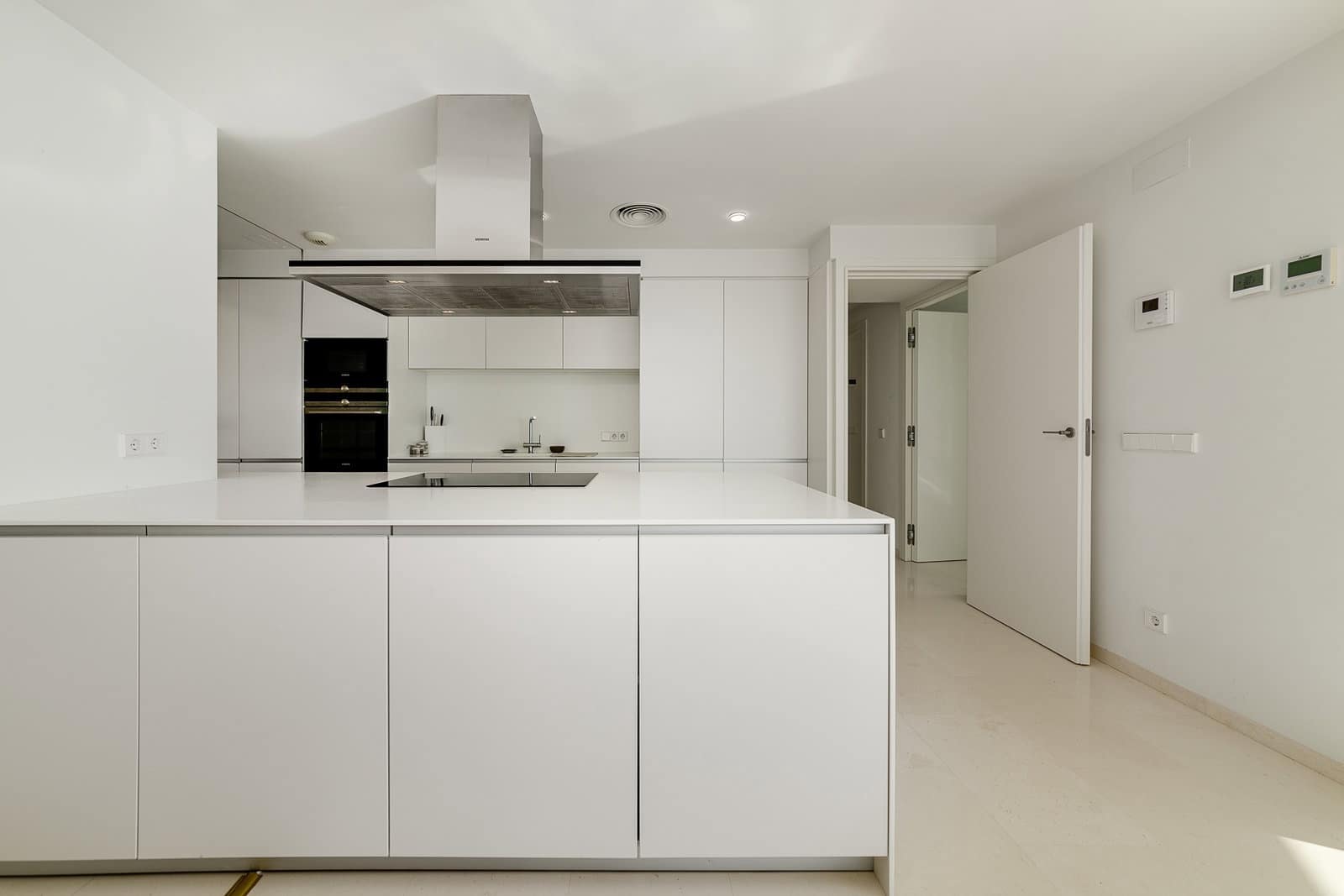 4 bedroom Apartment for sale in Torrevieja with garage - € 988,000 (Ref: 7069051)