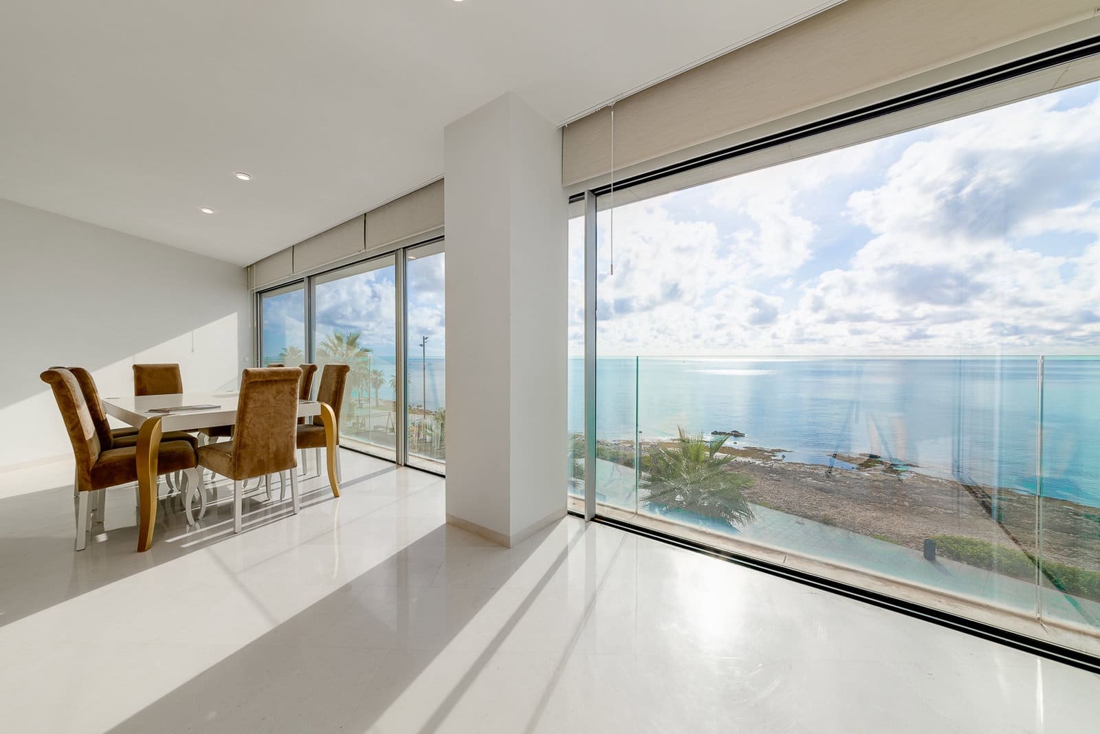 4 bedroom Apartment for sale in Torrevieja with garage - € 988,000 (Ref: 7069051)