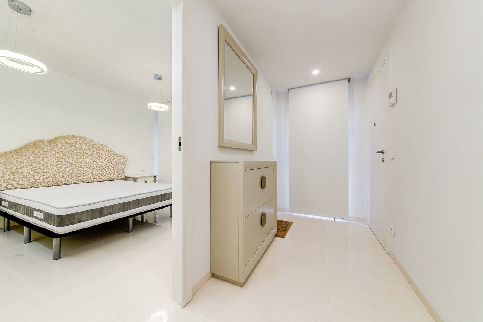4 bedroom Apartment for sale in Torrevieja with garage - € 988,000 (Ref: 7069051)