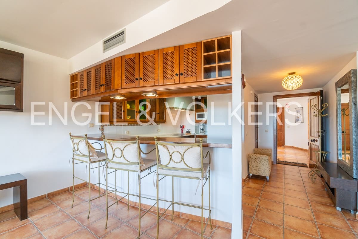 2 soveværelse Lejlighed til leje i Orihuela Costa med swimmingpool - € 1.350 (Ref: 7110732)