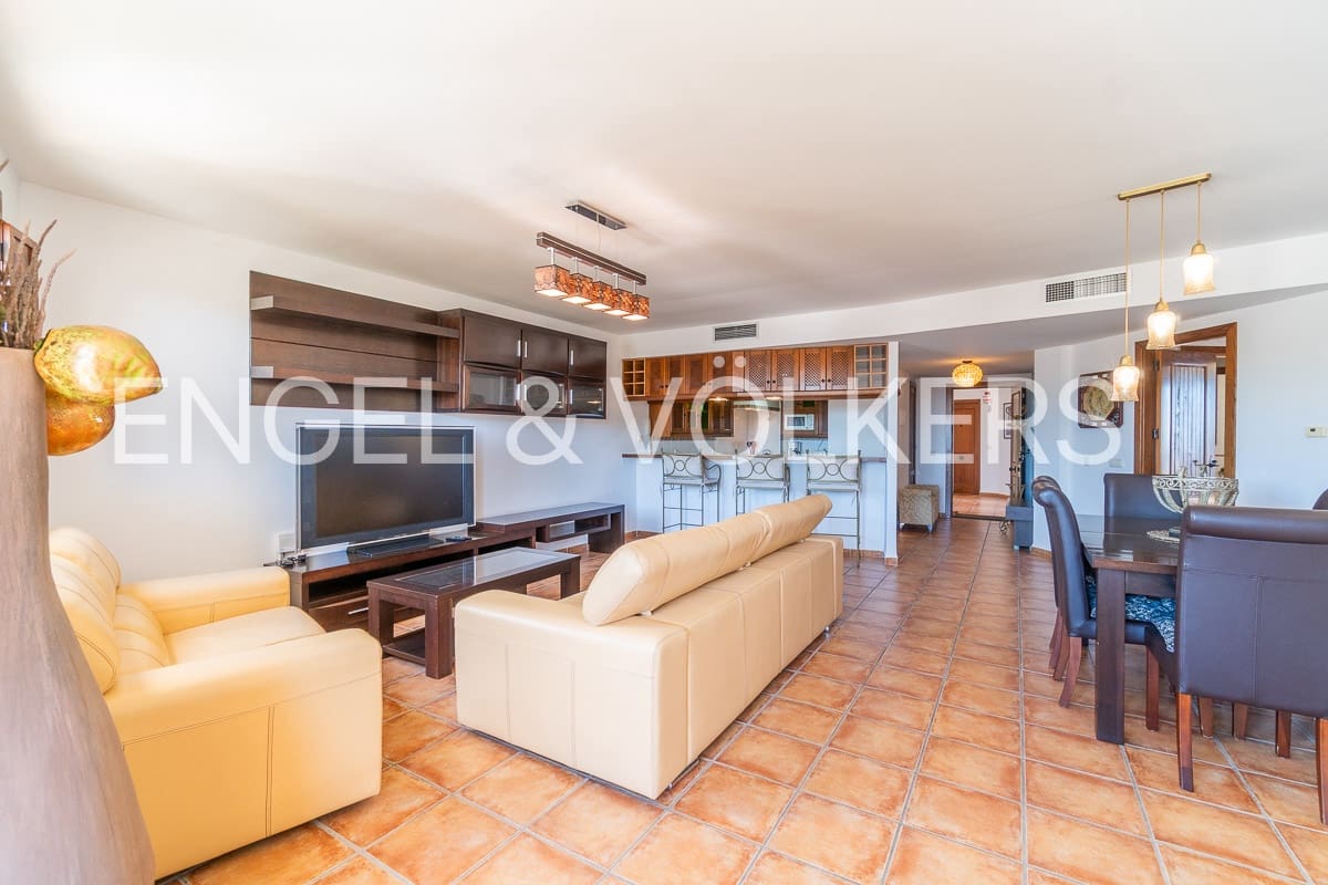 2 soveværelse Lejlighed til leje i Orihuela Costa med swimmingpool - € 1.350 (Ref: 7110732)