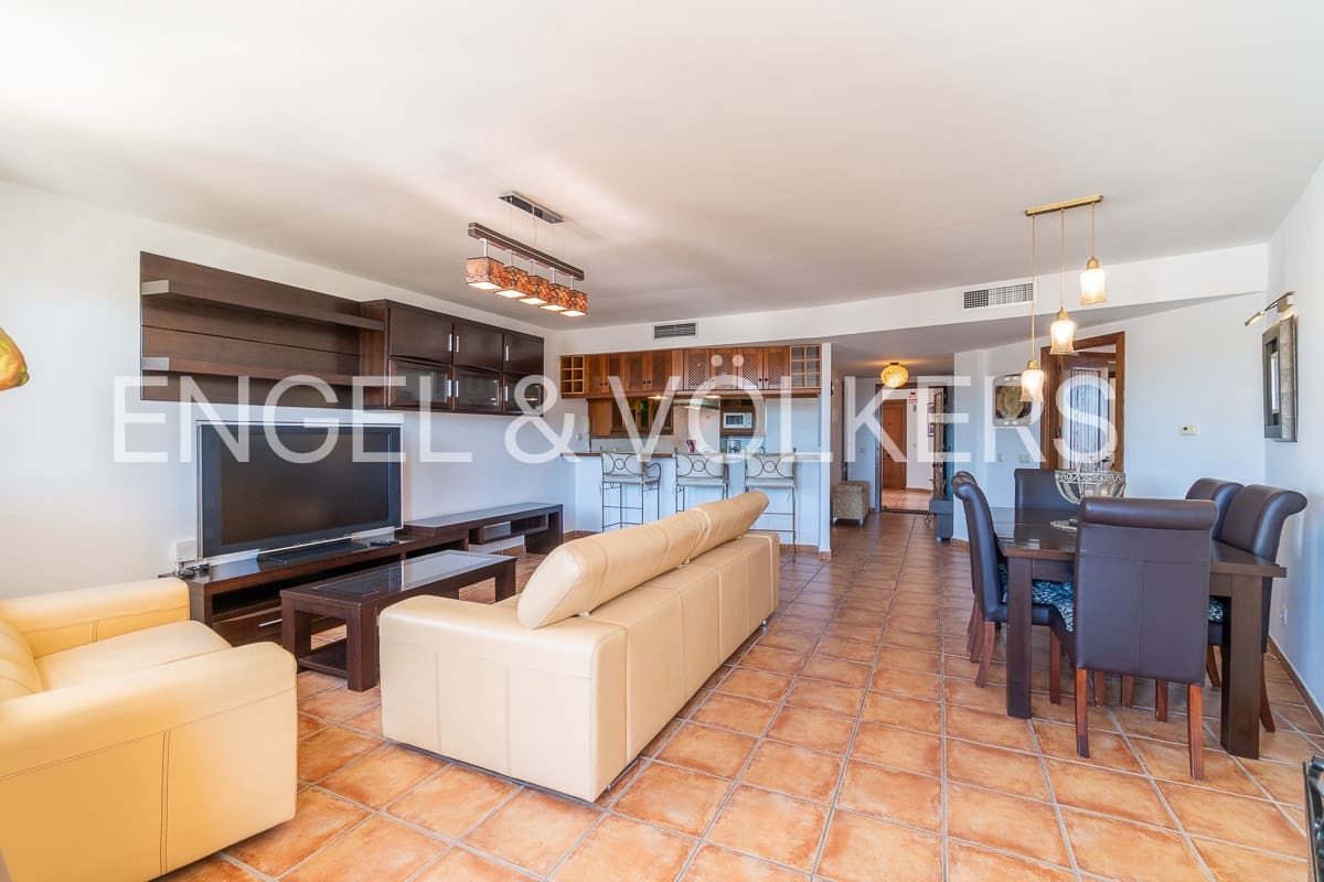 2 soveværelse Lejlighed til leje i Orihuela Costa med swimmingpool - € 1.350 (Ref: 7110732)