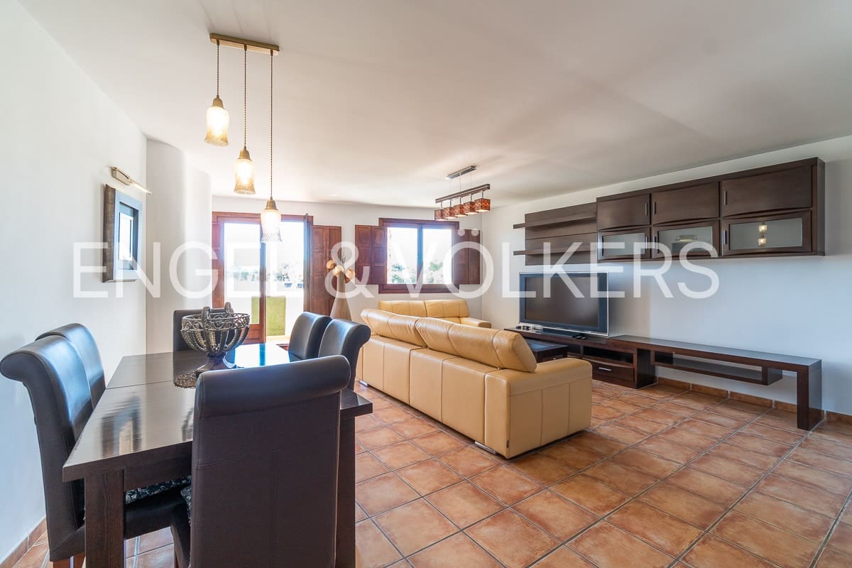 2 soveværelse Lejlighed til leje i Orihuela Costa med swimmingpool - € 1.350 (Ref: 7110732)