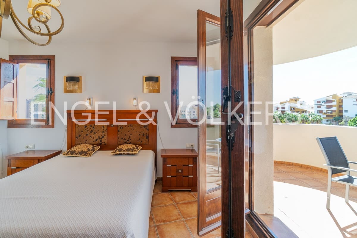 2 soveværelse Lejlighed til leje i Orihuela Costa med swimmingpool - € 1.350 (Ref: 7110732)