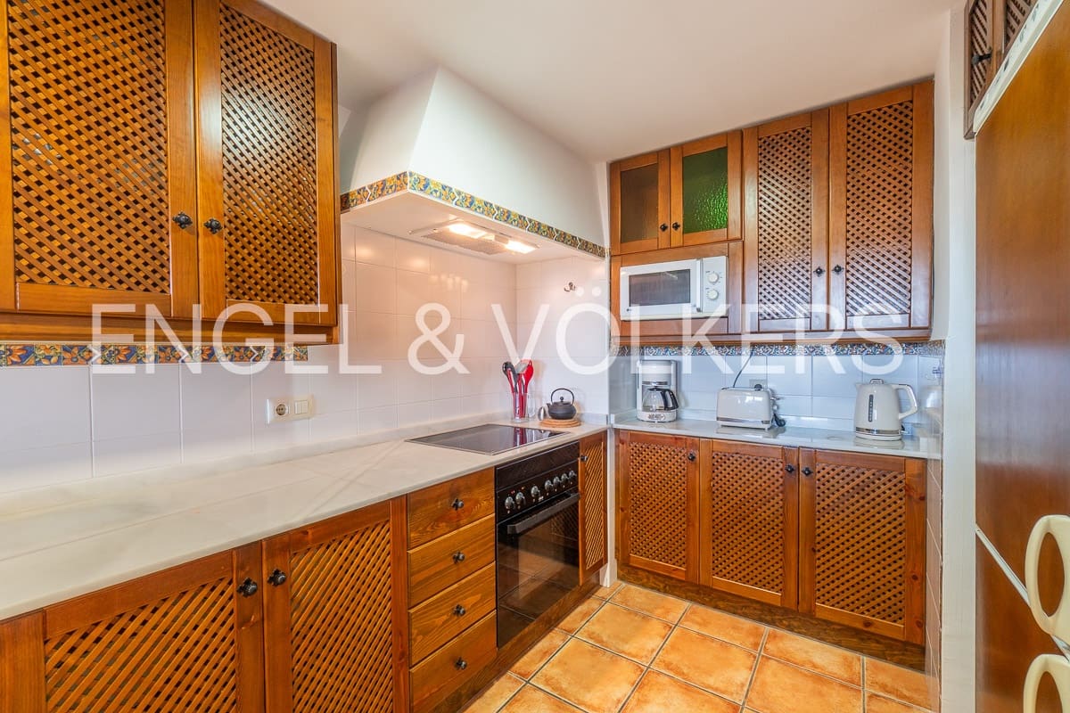 2 soveværelse Lejlighed til leje i Orihuela Costa med swimmingpool - € 1.350 (Ref: 7110732)