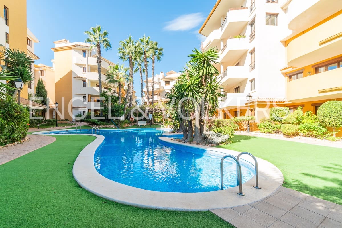 2 soveværelse Lejlighed til leje i Orihuela Costa med swimmingpool - € 1.350 (Ref: 7110732)