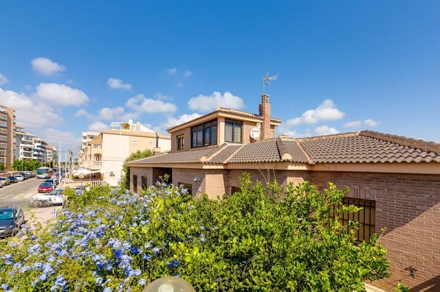 4 Zimmer Villa zu verkaufen in Gaspar Perelló, Torrevieja mit Garage - 850.000 € (Ref: 7437791)