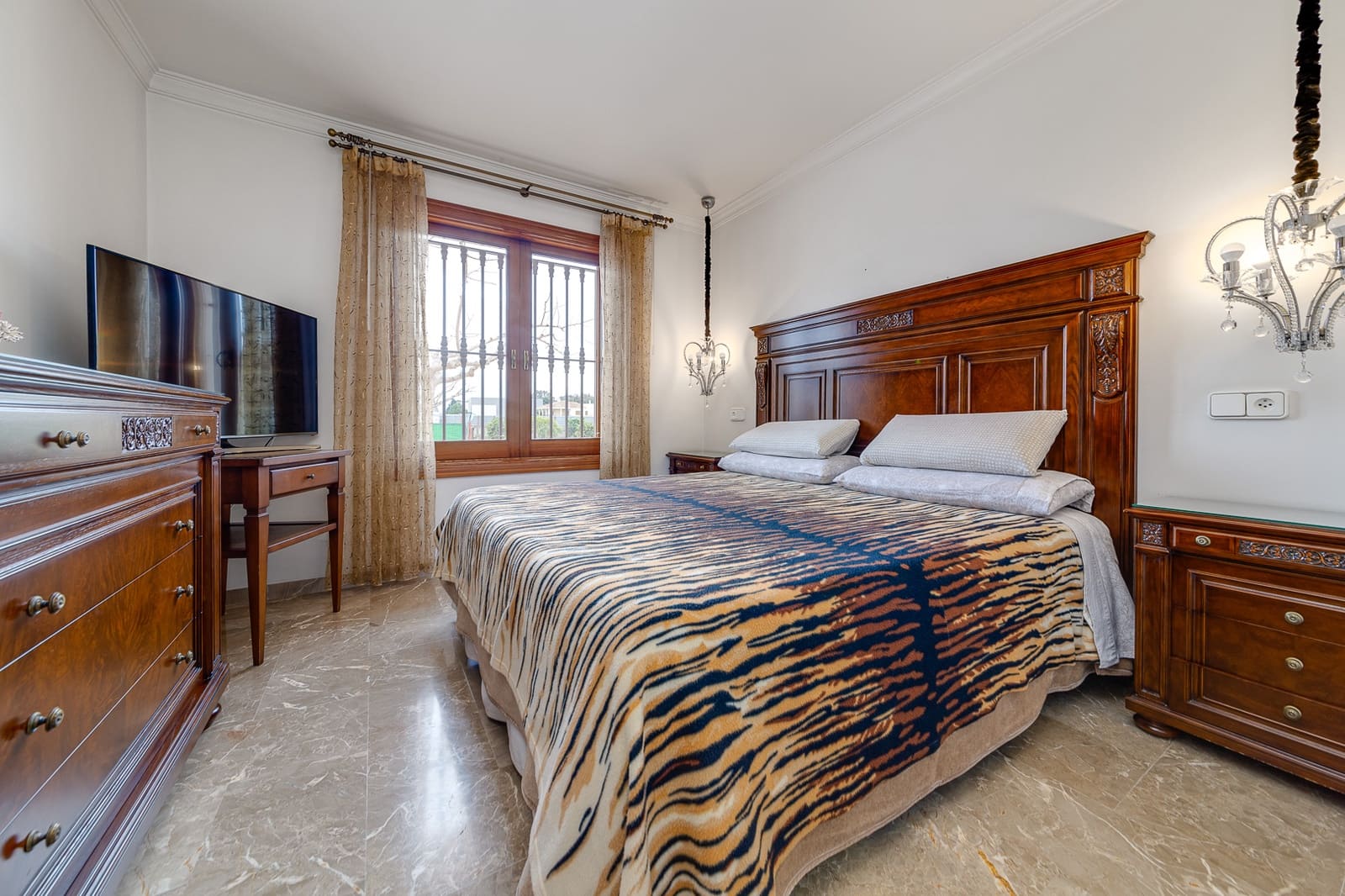 8 soveværelse Finca/Landehus til salg i Almoradi med swimmingpool - € 890.000 (Ref: 7458272)