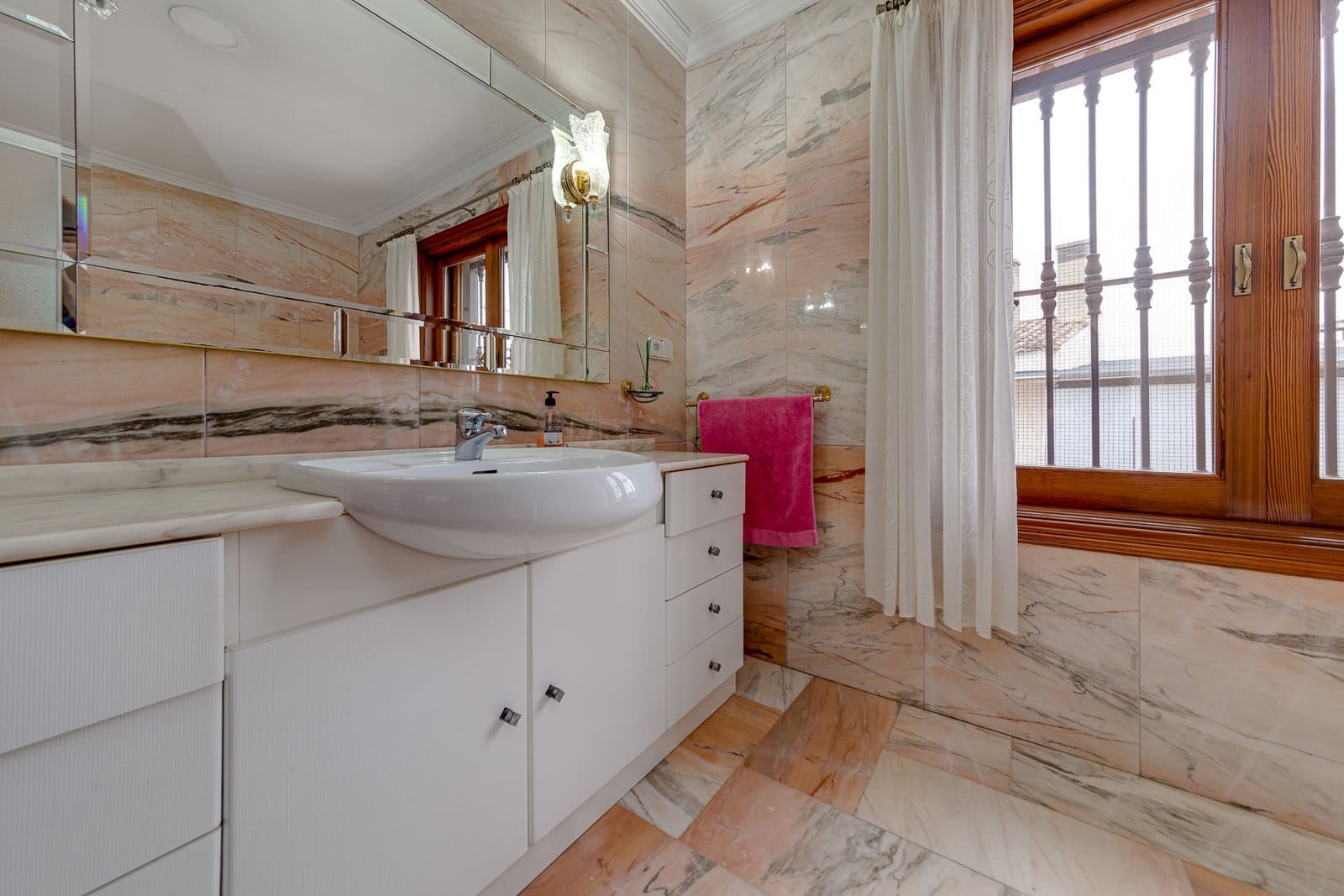 8 sypialnia Finka/Dom wiejski na sprzedaż w Almoradi z basenem garażem - 890 000 € (Ref: 7458272)