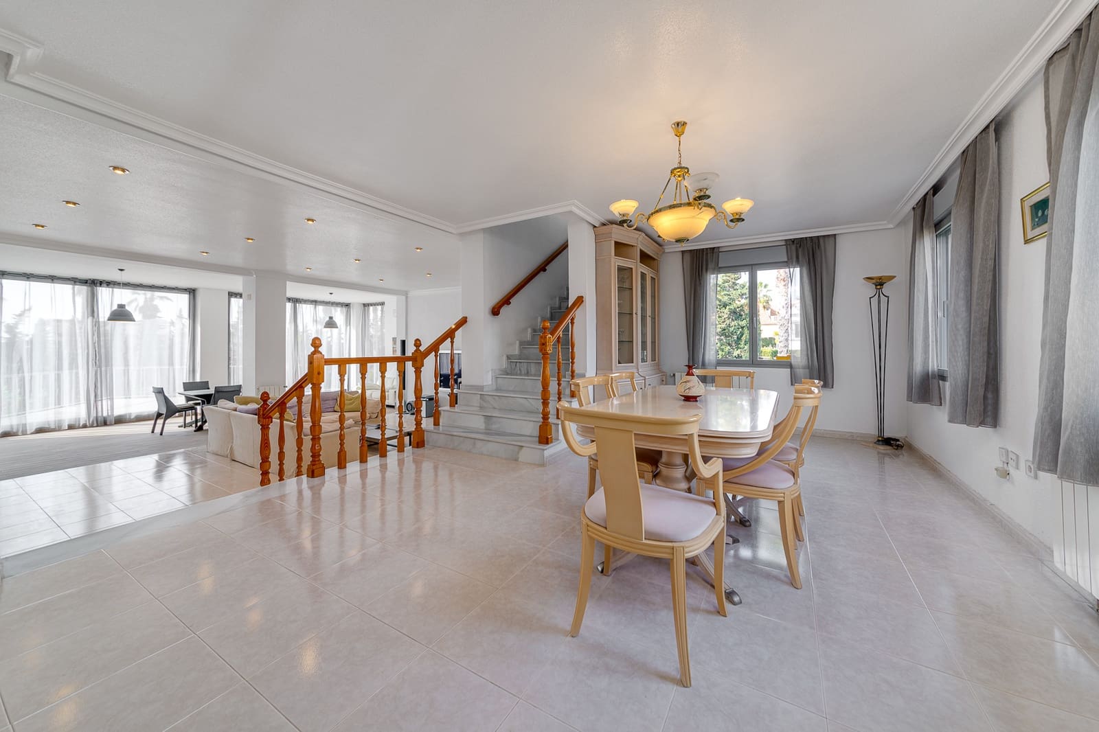 4 bedroom Villa for sale in Ciudad Quesada with pool garage - € 840,000 (Ref: 7486327)