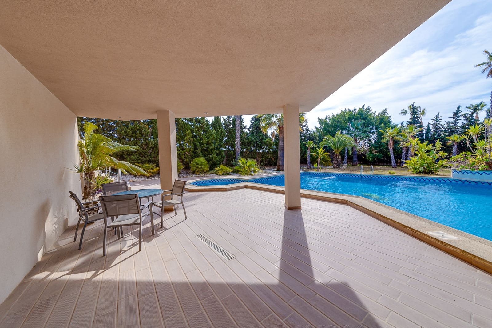 4 bedroom Villa for sale in Ciudad Quesada with pool garage - € 840,000 (Ref: 7486327)