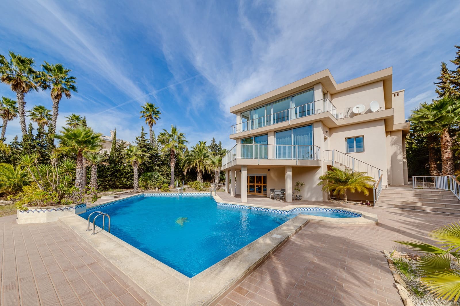 4 bedroom Villa for sale in Ciudad Quesada with pool garage - € 840,000 (Ref: 7486327)