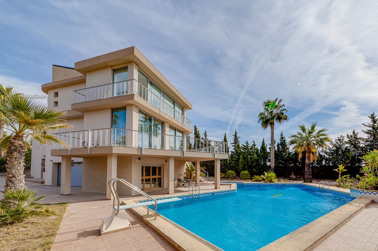 4 bedroom Villa for sale in Ciudad Quesada with pool garage - € 840,000 (Ref: 7486327)