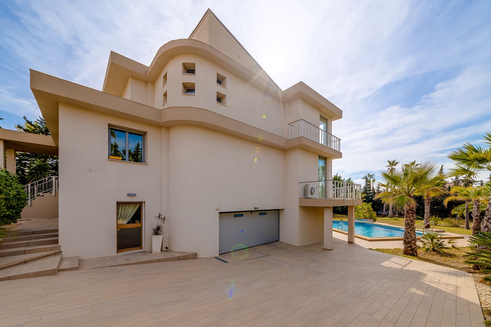 4 bedroom Villa for sale in Ciudad Quesada with pool garage - € 840,000 (Ref: 7486327)
