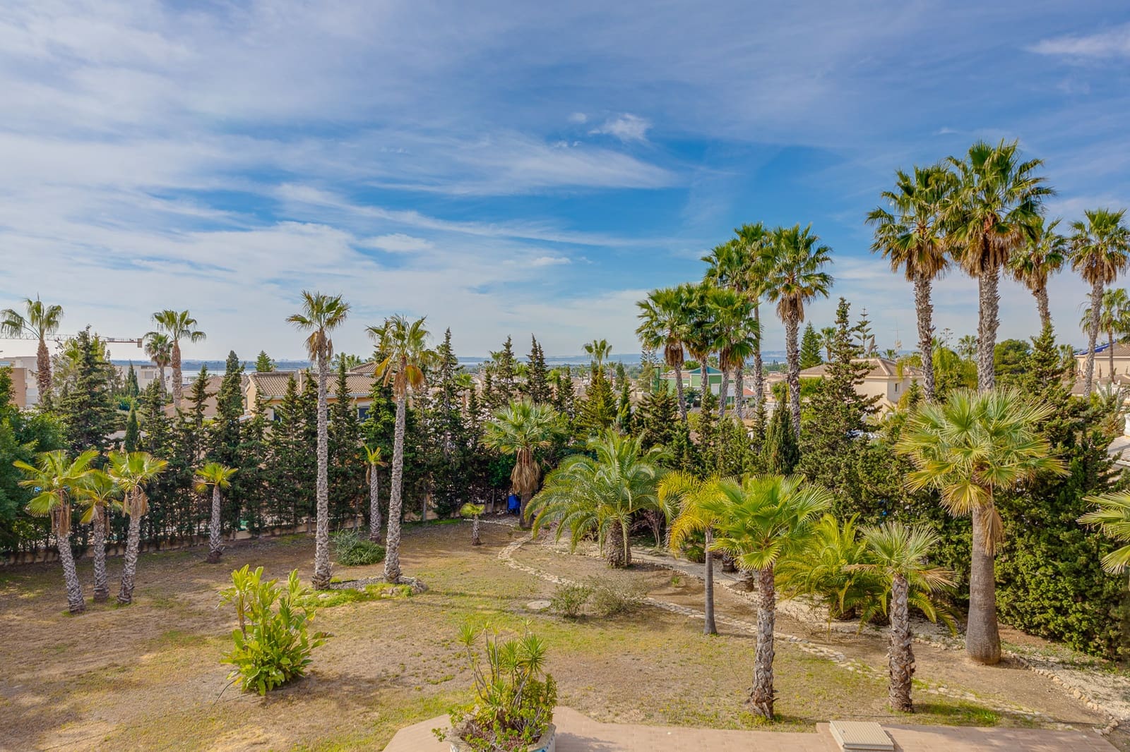 4 bedroom Villa for sale in Ciudad Quesada with pool garage - € 840,000 (Ref: 7486327)