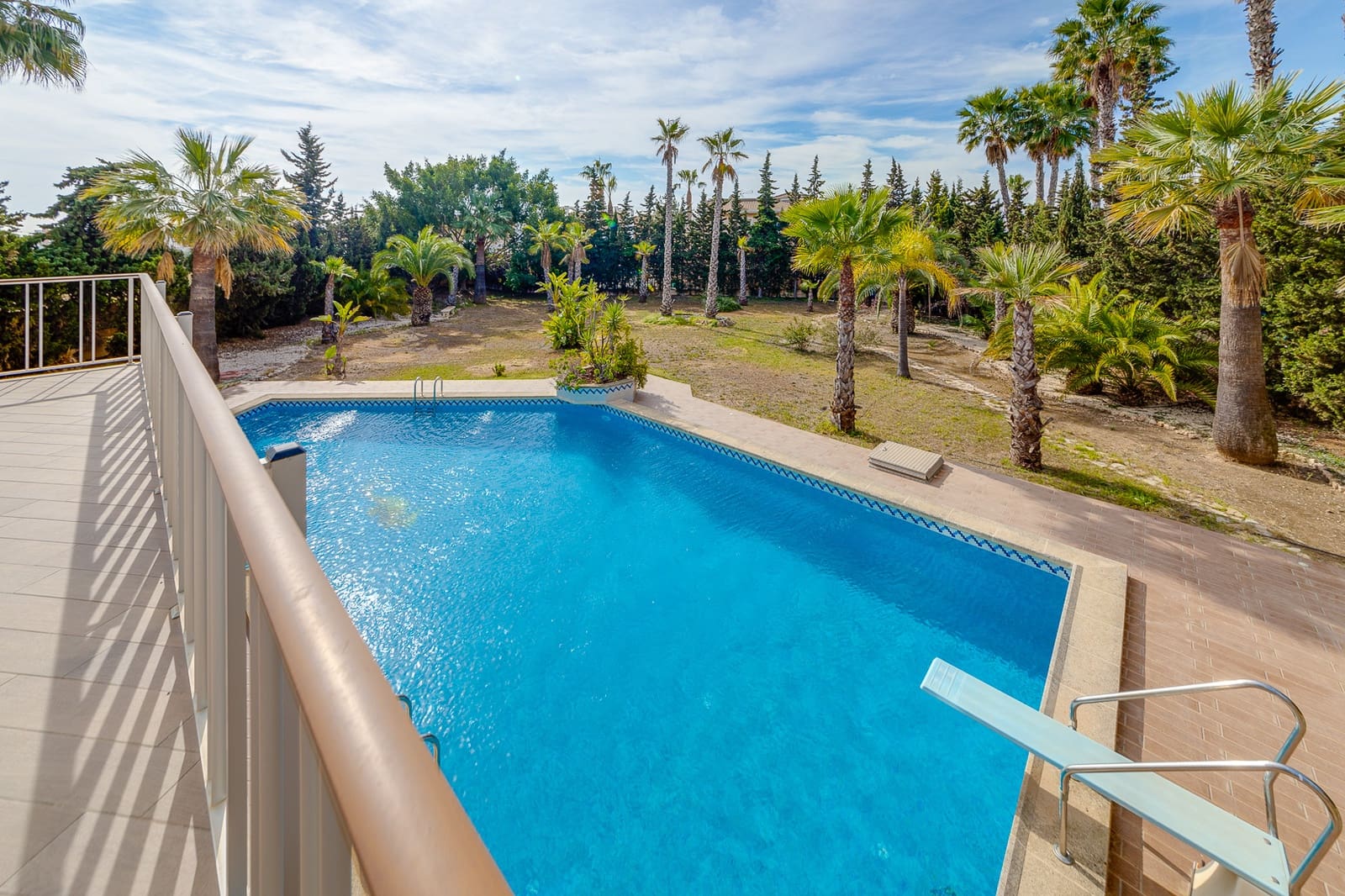 4 bedroom Villa for sale in Ciudad Quesada with pool garage - € 840,000 (Ref: 7486327)