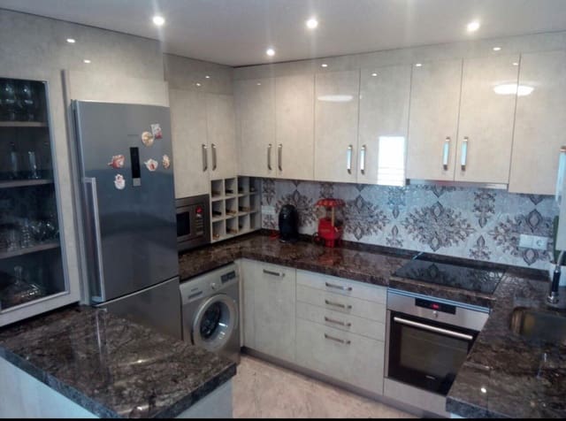 Apartamento de 2 habitaciones en La Mata, Torrevieja en venta con piscina garaje - 329.000 € (Ref: 7504223)